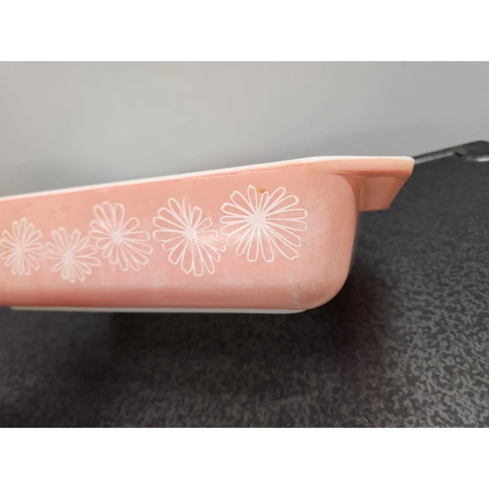 Pyrex 575-B Pink Daisy 2 Qt. Casserole Dish‎ Space Saver ~ No Lid ~ Vintage USA